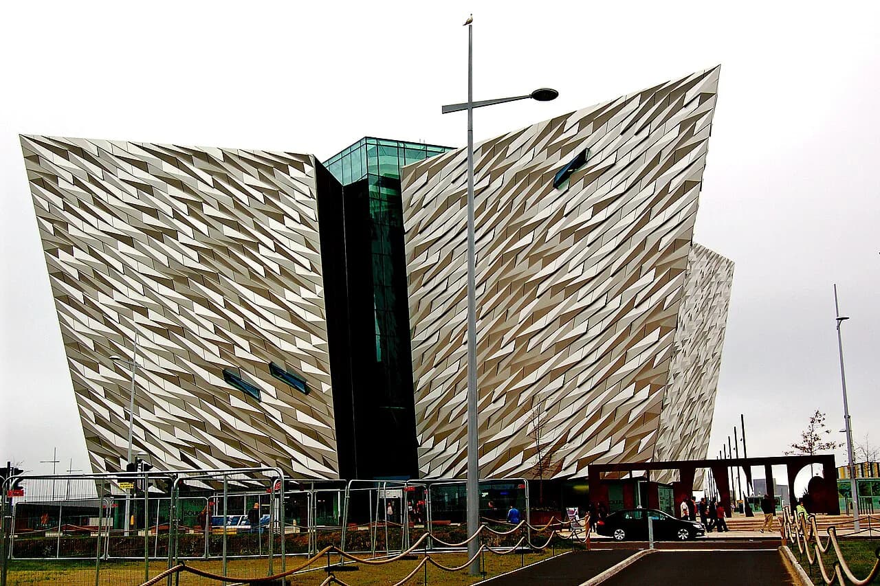 Belfast Shore Excursions: Titanic Quarter & Giant's Causeway