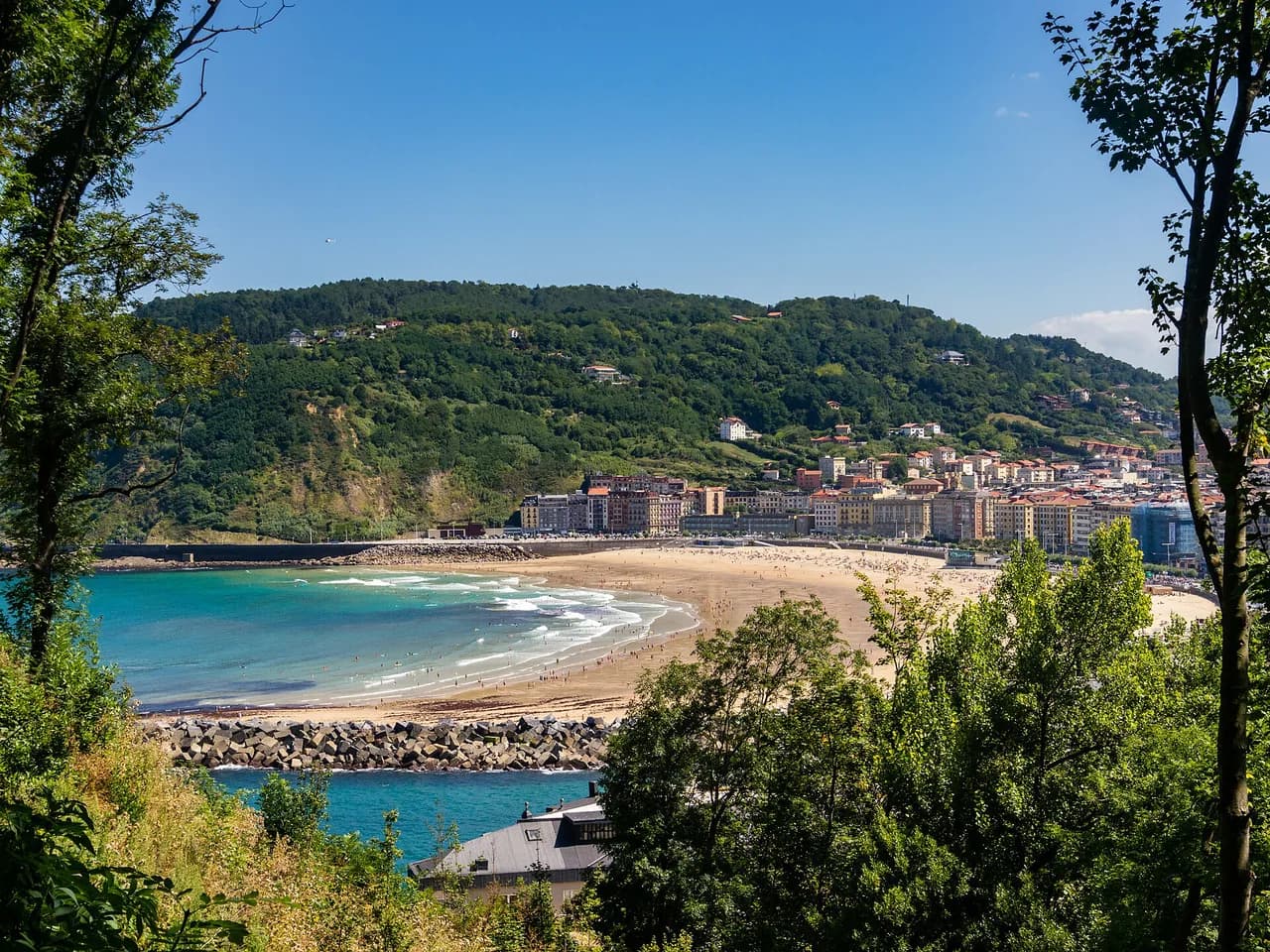 Bilbao Port to San Sebastián: Bus, Train or Tour?