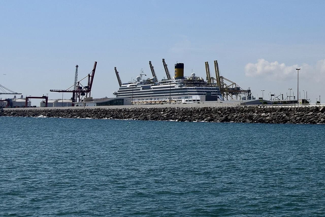 Cruise Ports in Spain: Where Ships Dock and What Fits a Port Day