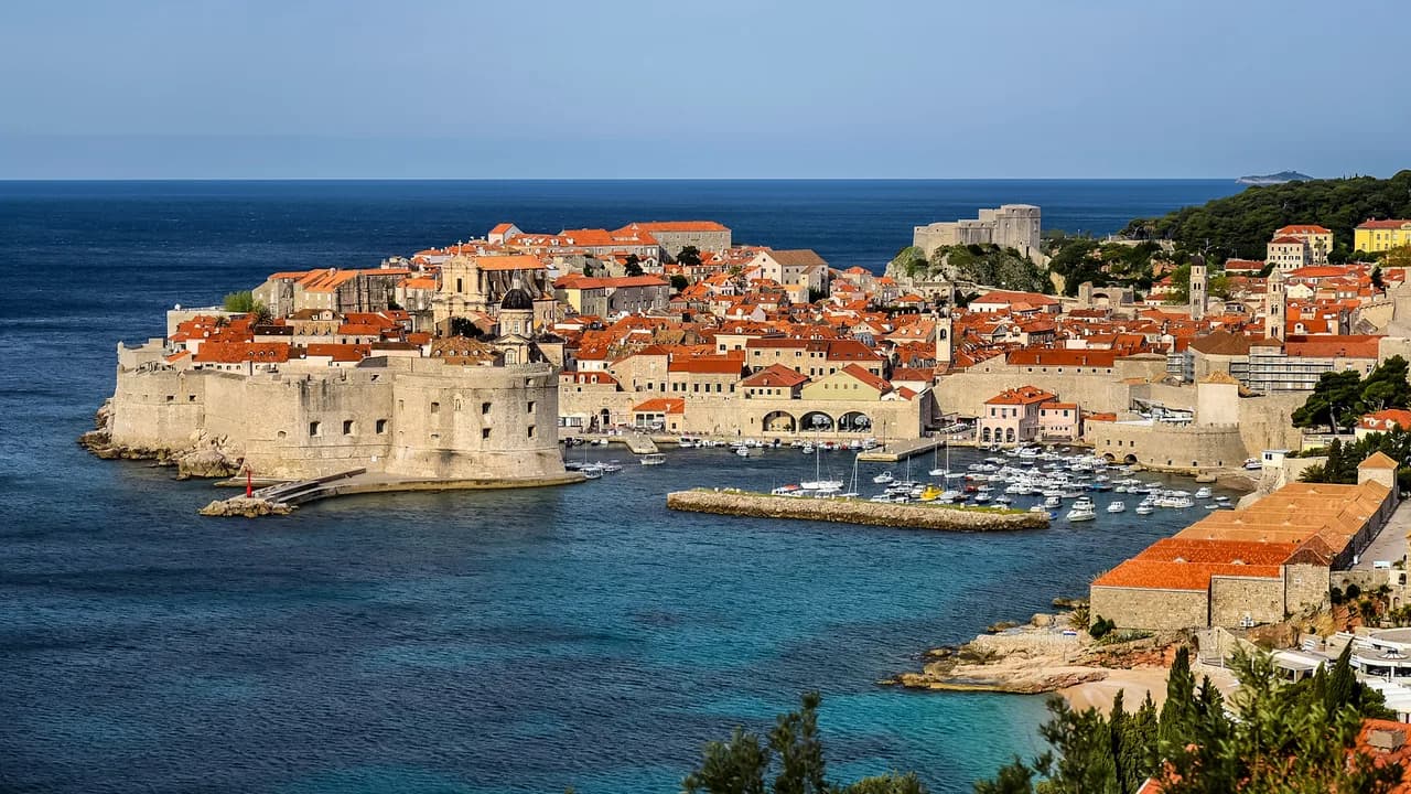 Dubrovnik Cruise Port to Old Town: Shuttle, Bus or Walk?