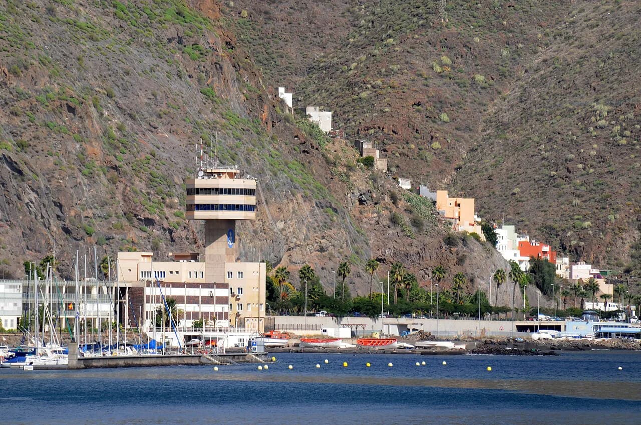 Hotels Near Tenerife Cruise Port: Where to Stay