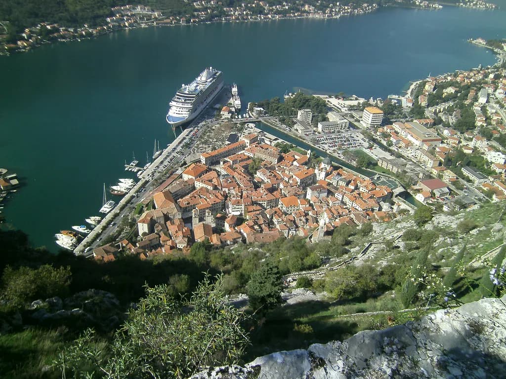 Kotor Cruise Port to Old Town: Walk or Taxi Guide