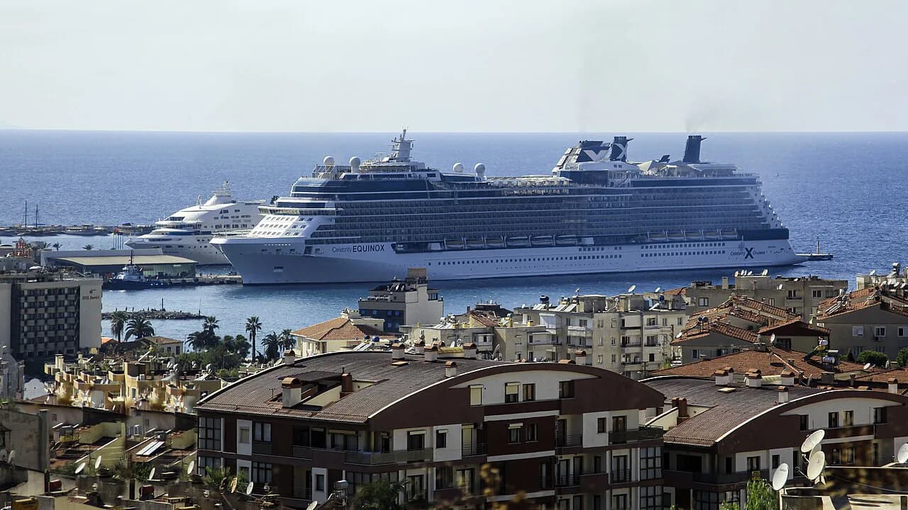 Kuşadası Cruise Port: Ephesus or Bazaar—What to Choose