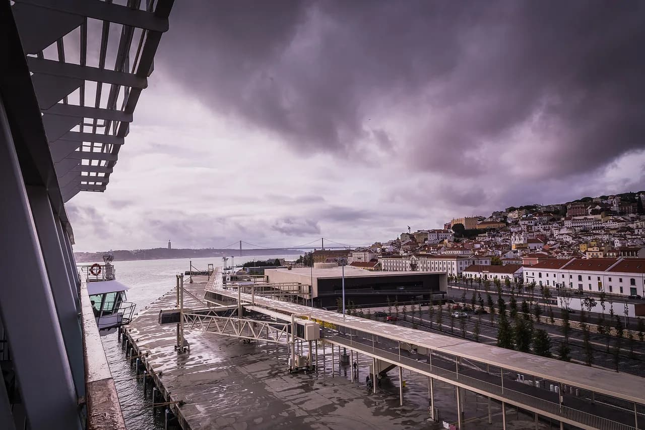 Lisbon Shore Excursions: Ship Tours vs Local Operators