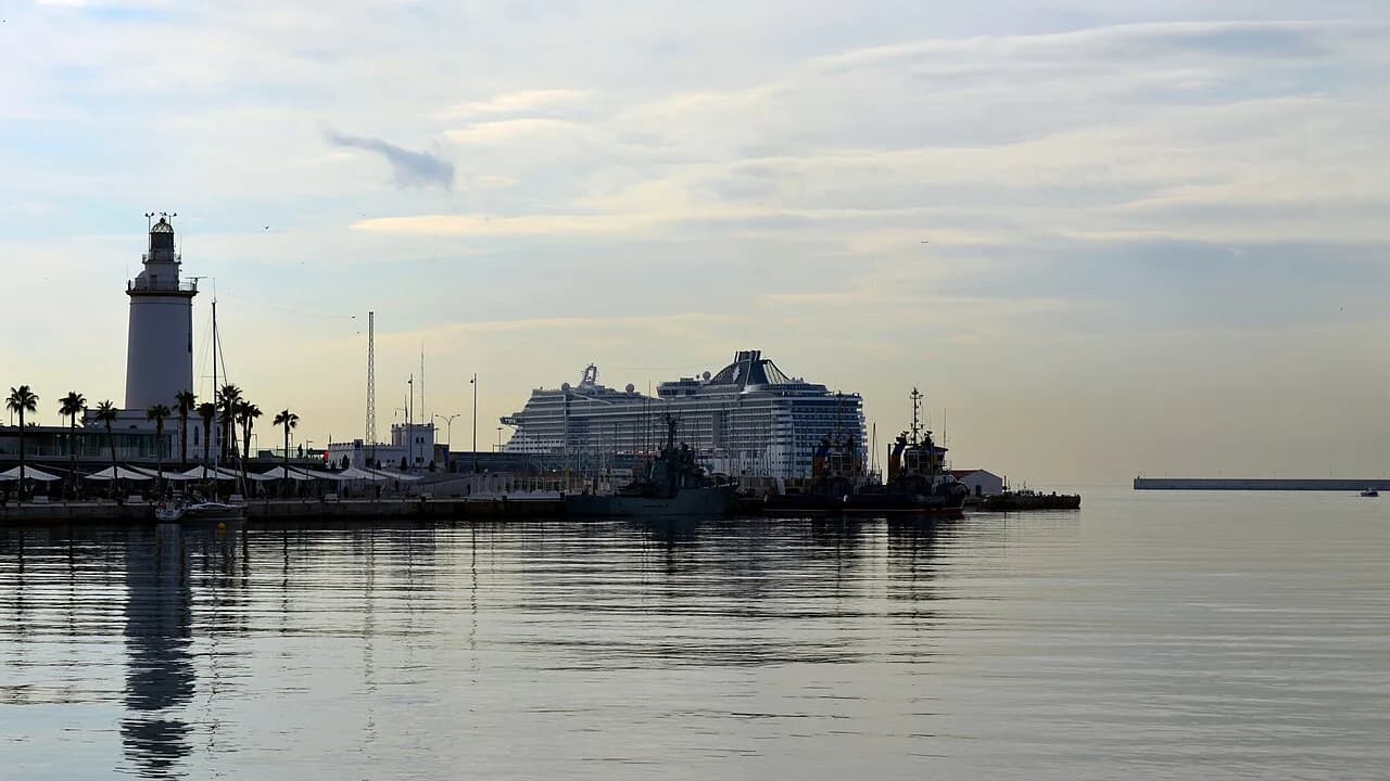 Málaga Cruise Port Guide: Terminals & Town Plans