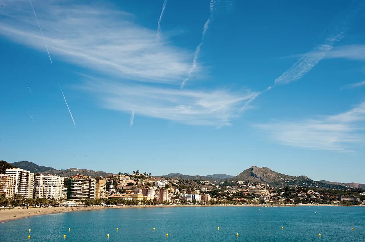 Málaga Shore Excursions: Ship Tours vs Local Operators