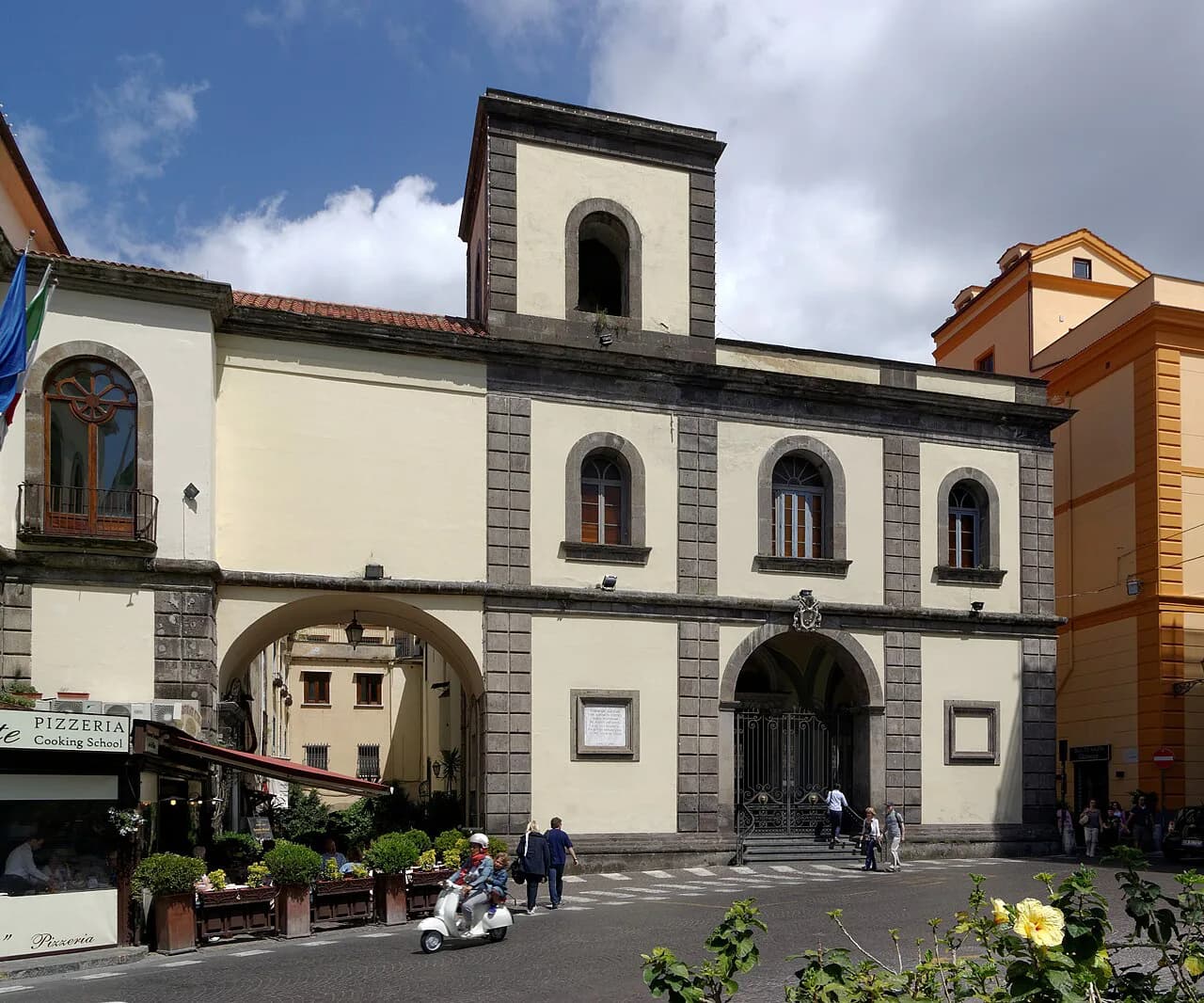 Naples Port to Sorrento: Ferry, Train or Bus?