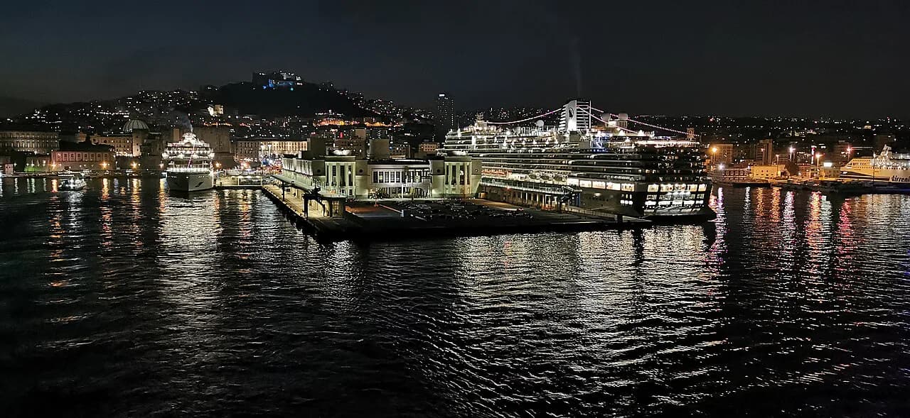 Naples Port Excursions: Ship Tours vs Local Operators
