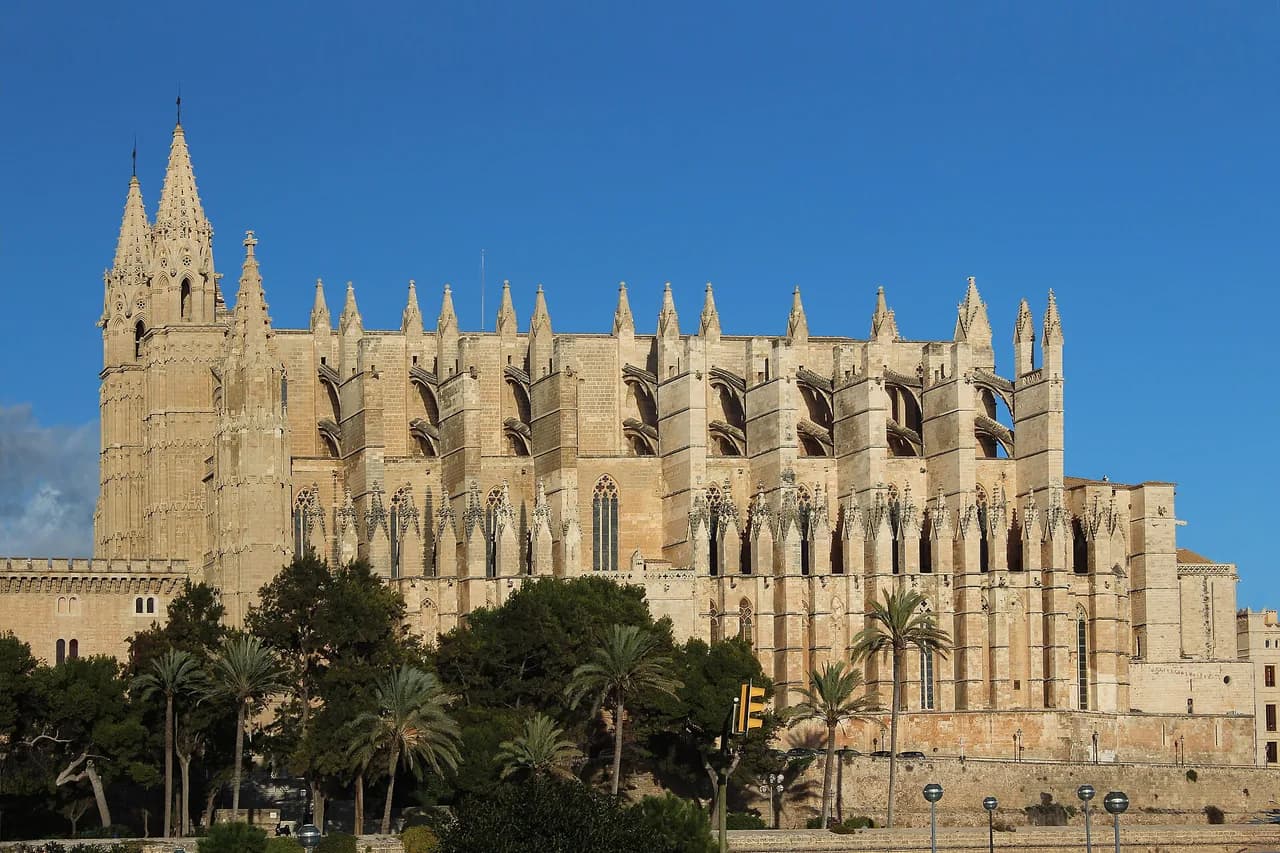Palma de Mallorca Shore Excursions: Port Day Planning Guide