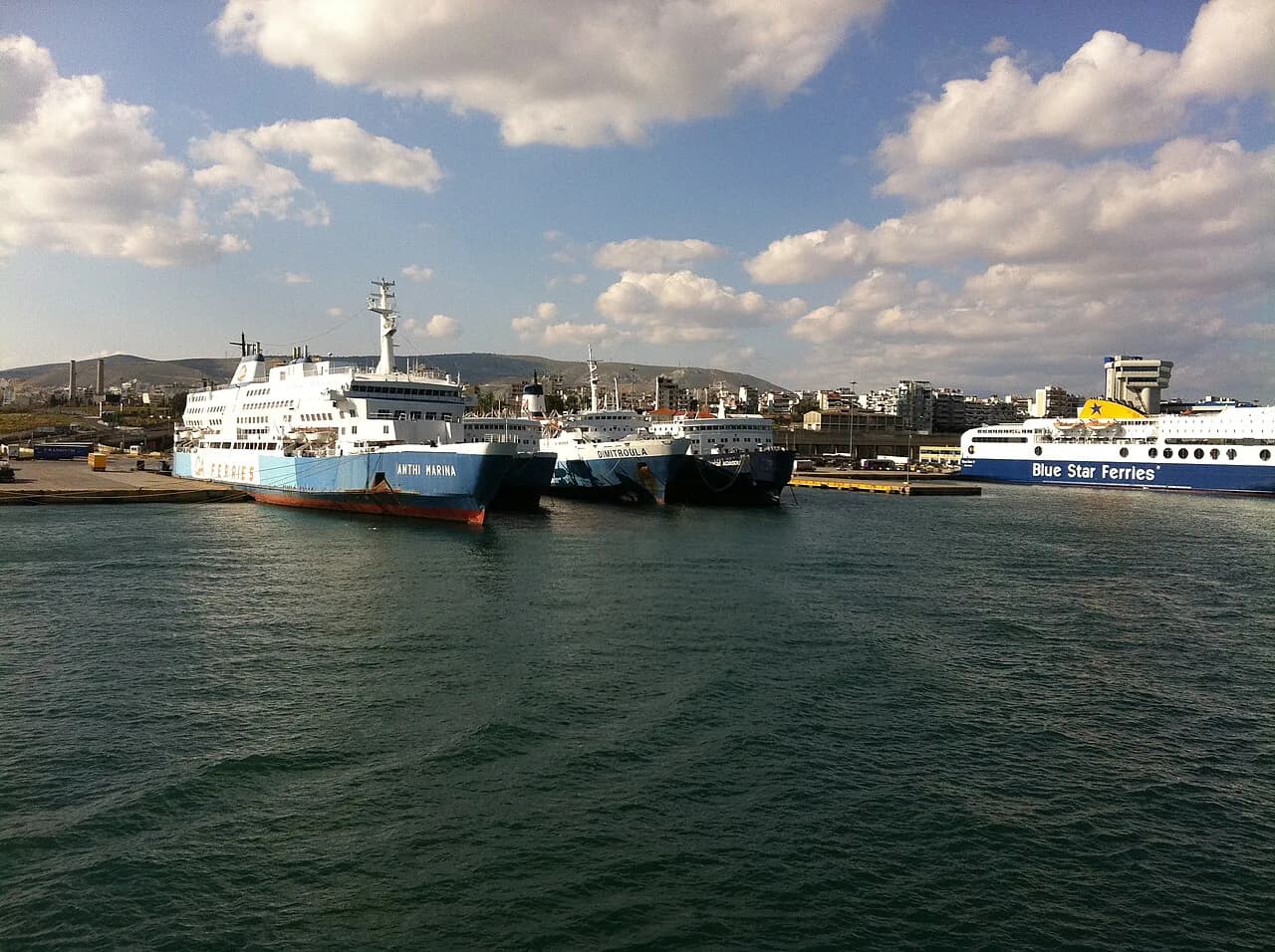 Car Rental at Piraeus Cruise Port: Picking Up Near the Ship