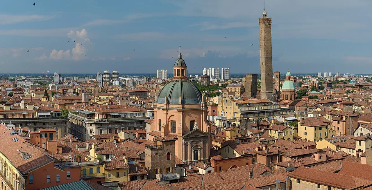 Ravenna Cruise Port to Bologna: Train, Transfer or Tour