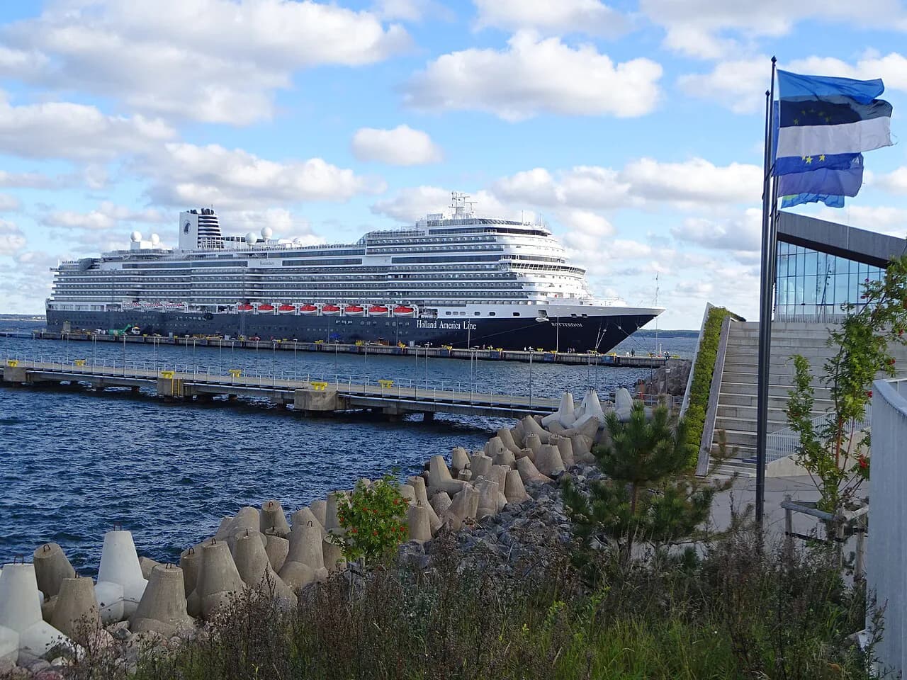 Rotterdam Cruise Terminal Parking: Where to Leave the Car