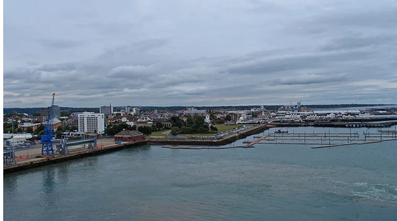 Heathrow to Southampton Cruise Port: Train or Transfer?