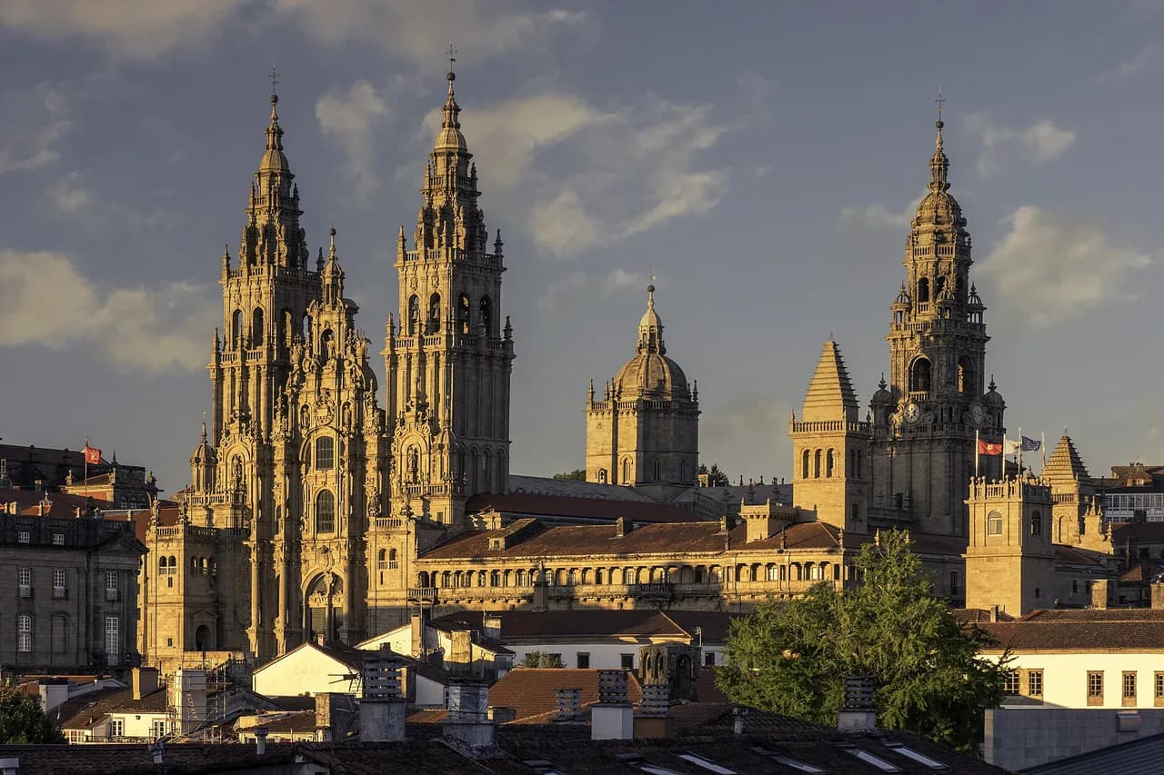 Vigo Cruise Port to Santiago de Compostela: Port Day Plan