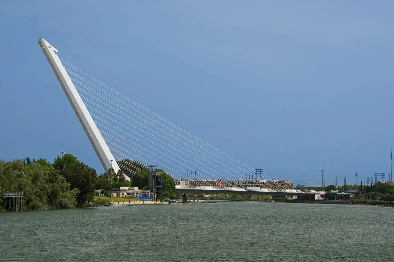 Cádiz Cruise Port to Seville: Train, Bus or Ship Tour