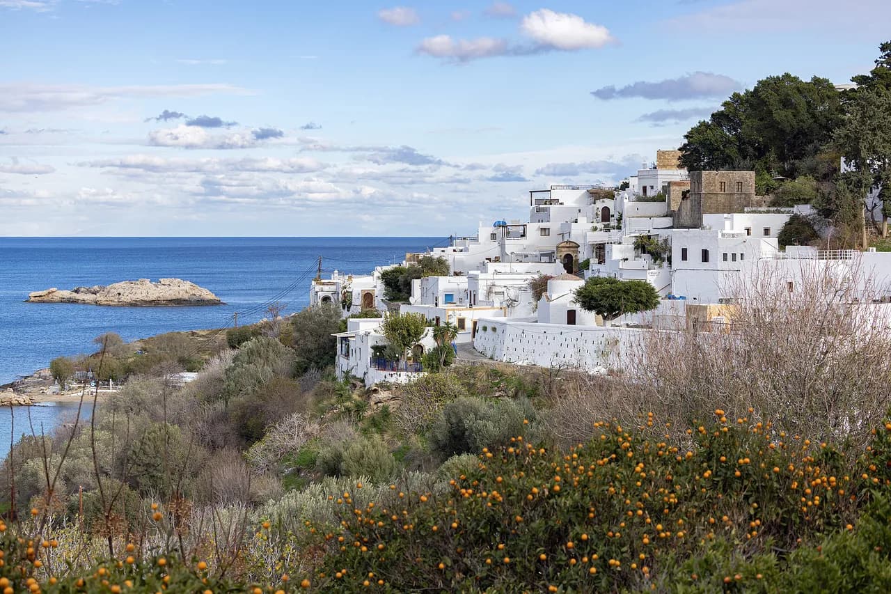 Rhodes Cruise Port to Lindos: Boat, Bus or Tour
