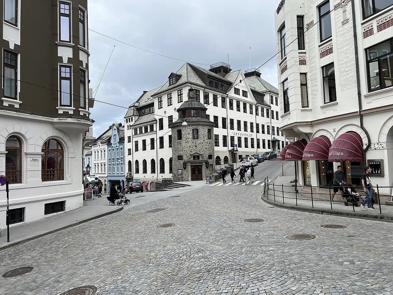 Things to Do in Ålesund from a Cruise Ship: Port Day Guide