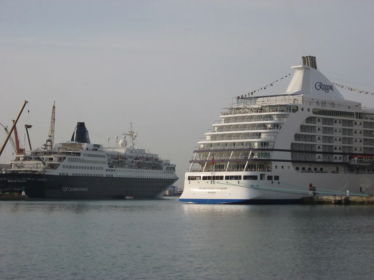 Barcelona Harbour - panoramio - ianpudsey