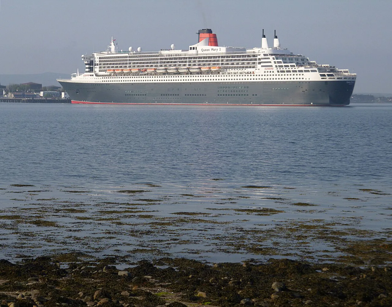 Queen Mary 2 departing Invergordon - geograph.org.uk