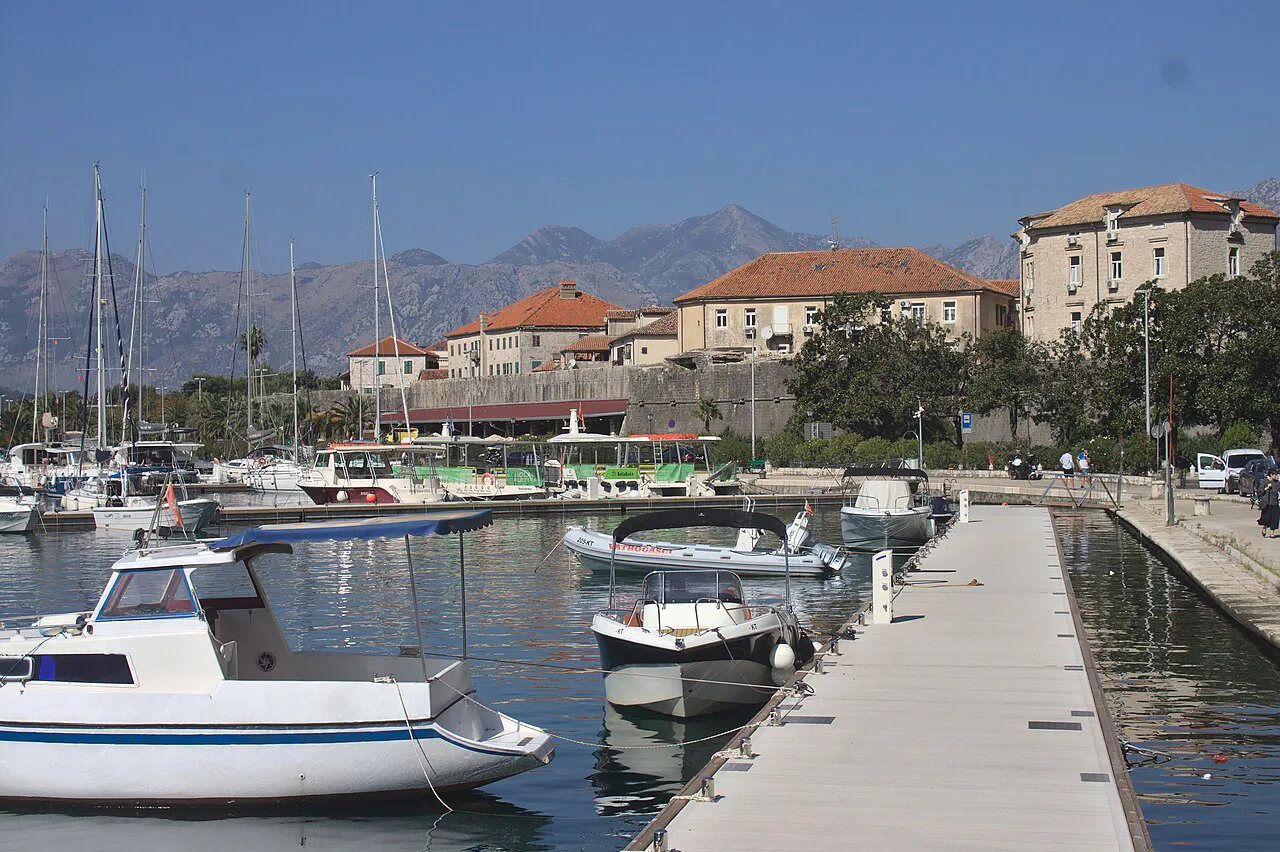 Kotor, přístav