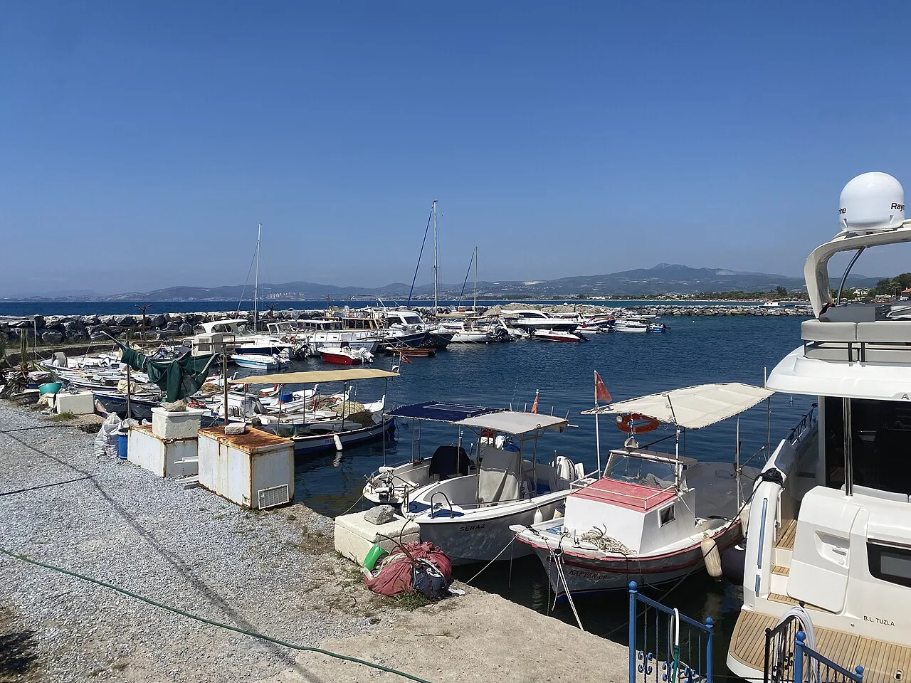 Güzelçamlı Marina, Kuşadası