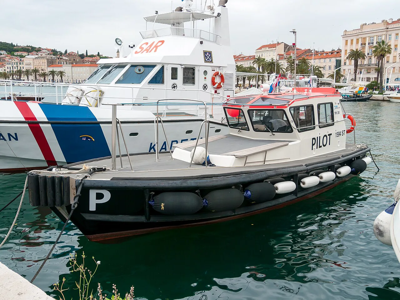 Pilot, Split ( )