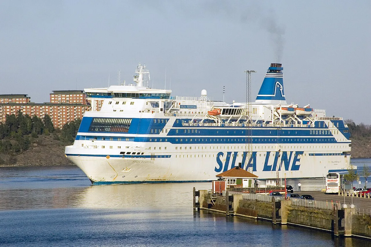 'Silja Festival' is arriving from Turku - Stockholm, Sweden - panoramio