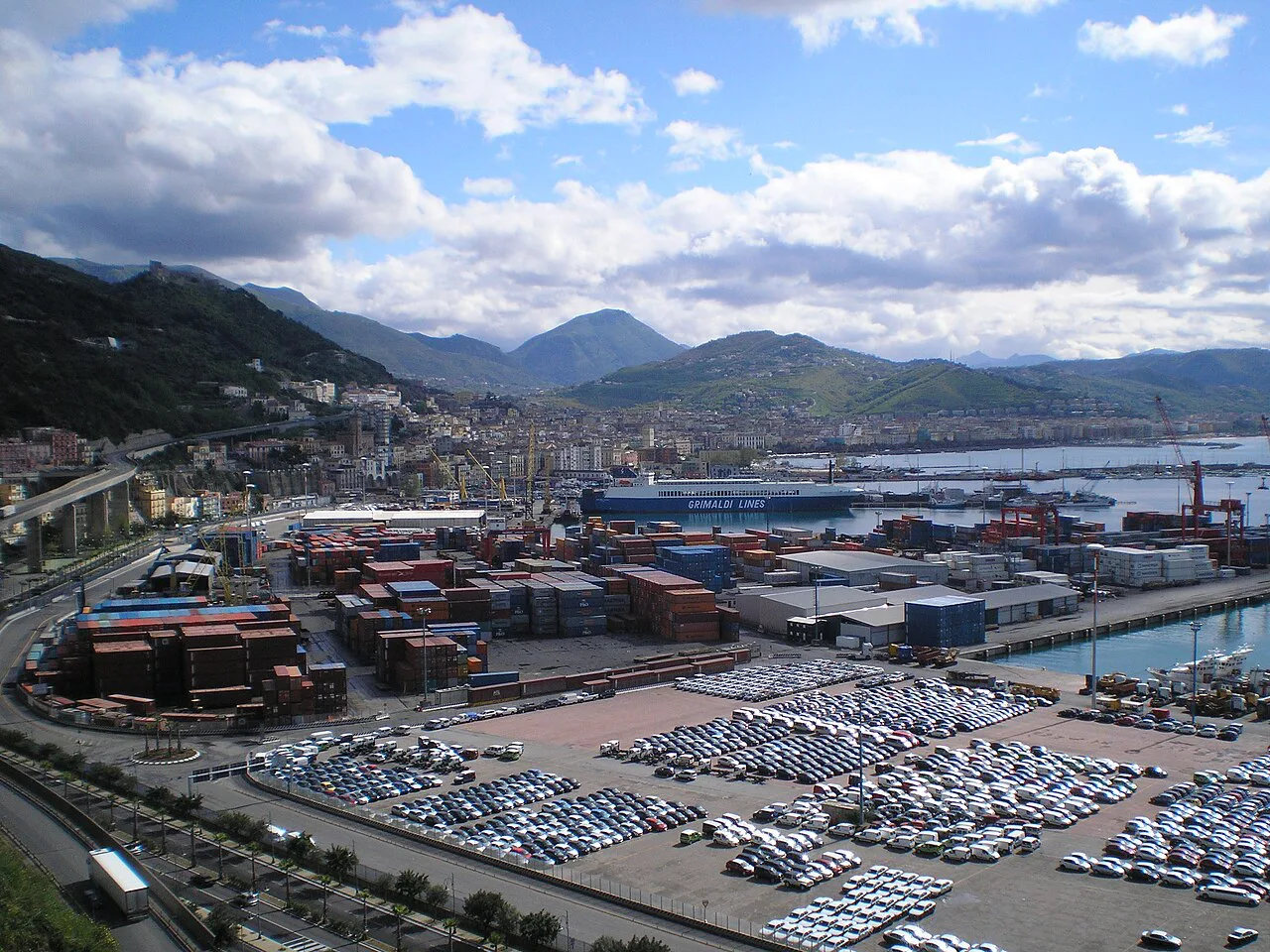 Salerno vista del porto (foto Peppe Pepe di Angri ) - panoramio