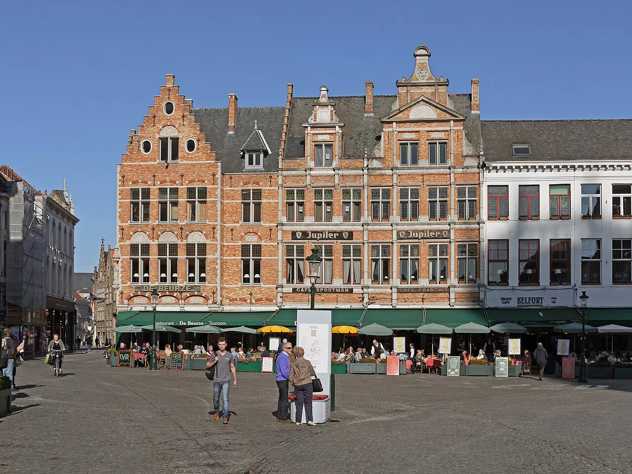 Brugge, straatzicht de Grote Markt foto8 11, Zeebrugge