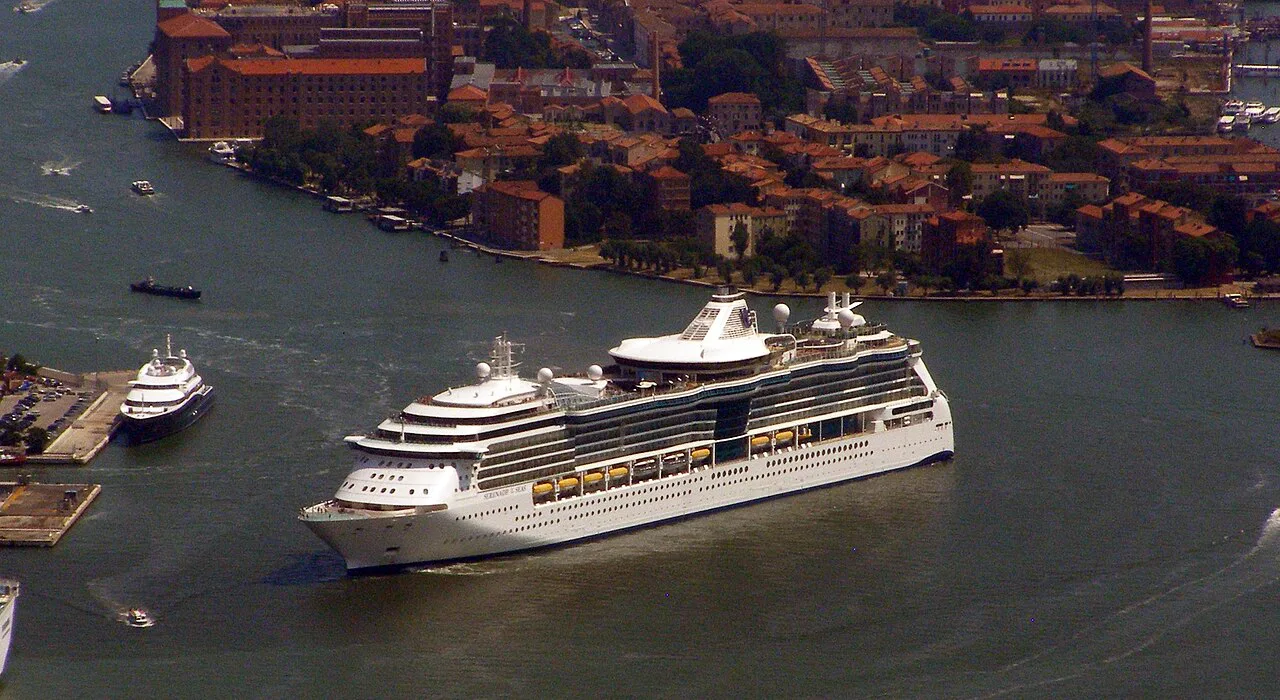 Venezia Serenade of the Seas aerial, Venice