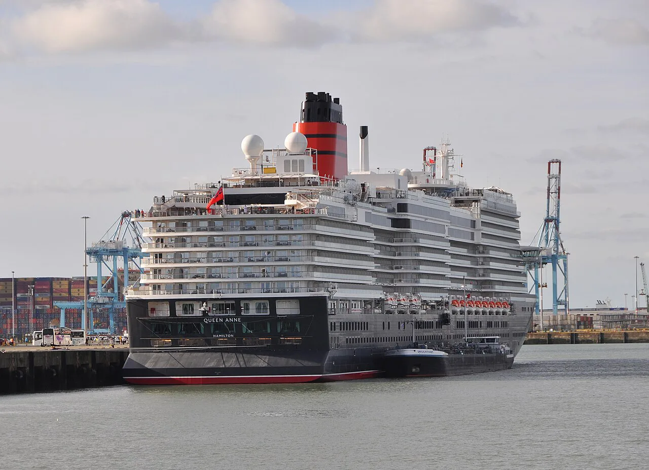Queen Anne cruise ship R, Zeebrugge